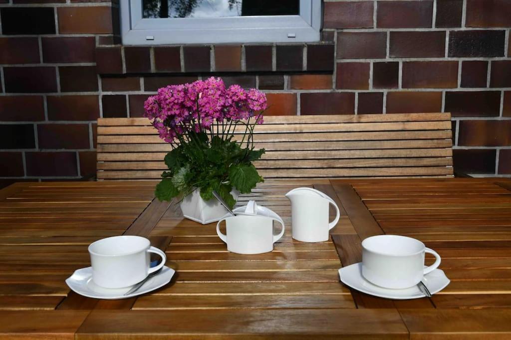Unser Traumhaus Mit Wunderschoenem Garten Aurich Dış mekan fotoğraf