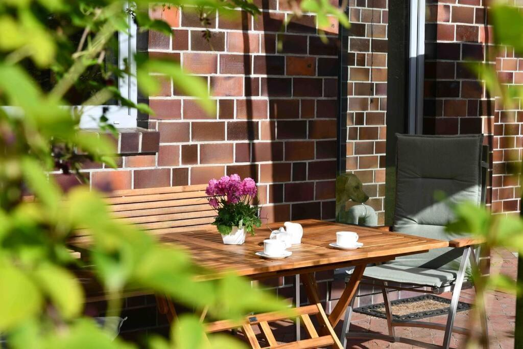 Unser Traumhaus Mit Wunderschoenem Garten Aurich Dış mekan fotoğraf
